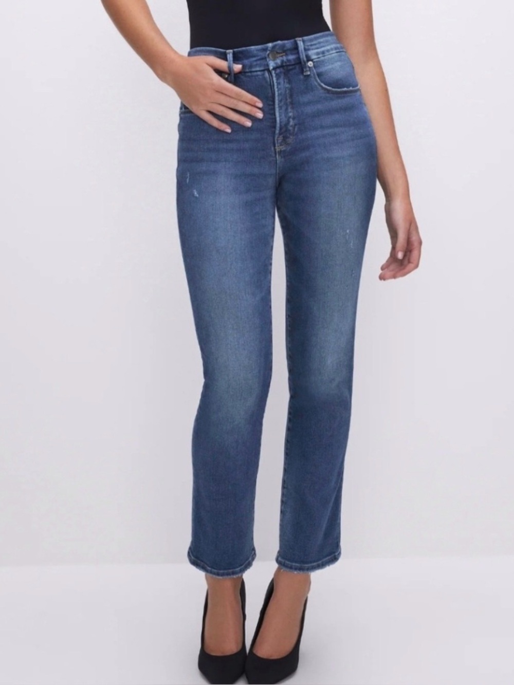 Good American Straight Leg Jeans in Medium Blue Wash